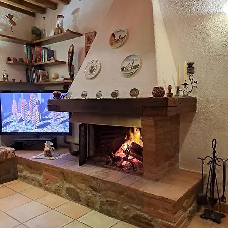 Podere Belvedere Classic Tuscan Villa Magliano in Toscana
