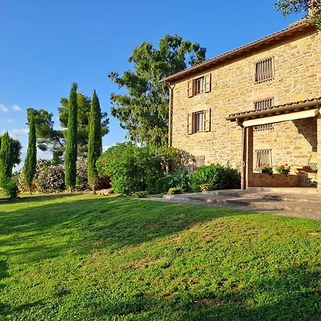 Podere Belvedere Classic Tuscan Villa Magliano in Toscana